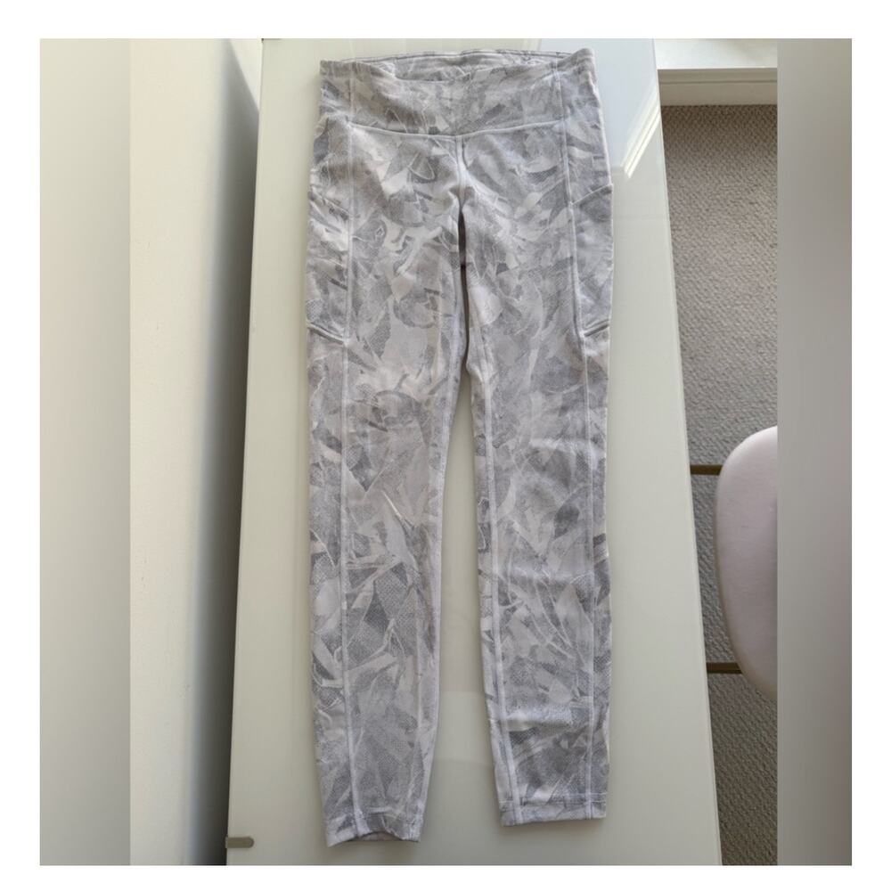 Lululemon Fast and Free white leggings size 6